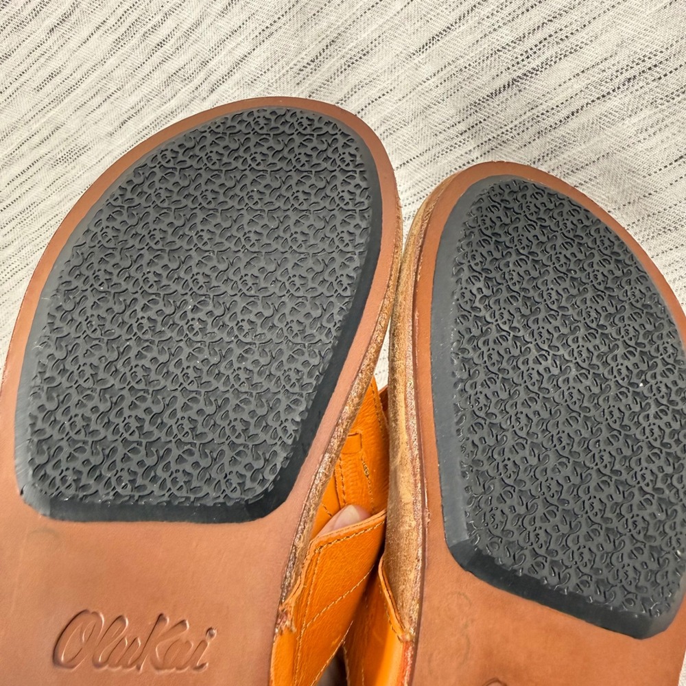NEW OluKai Women's Mahana Sandal Orange Leather Strappy Thongs Size 8 Resortwear - Picture 6 of 7